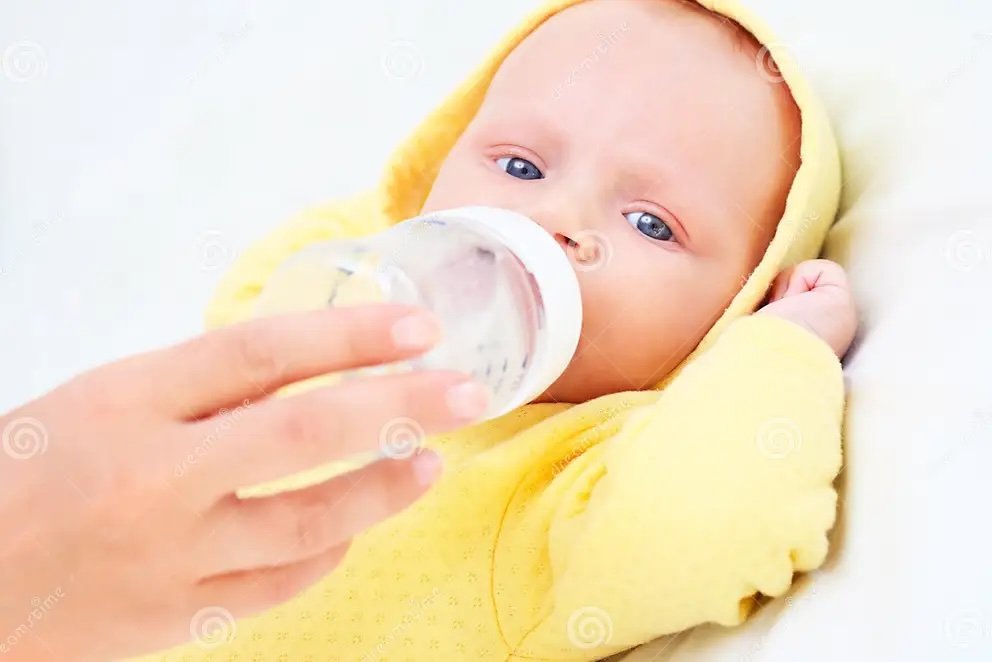 Хранене на бебе
